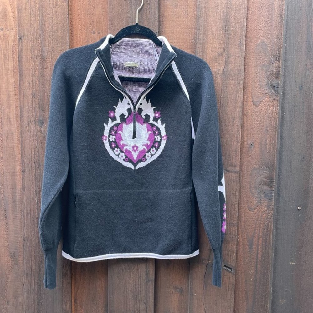 Athleta ski snow sweater in nordic style.